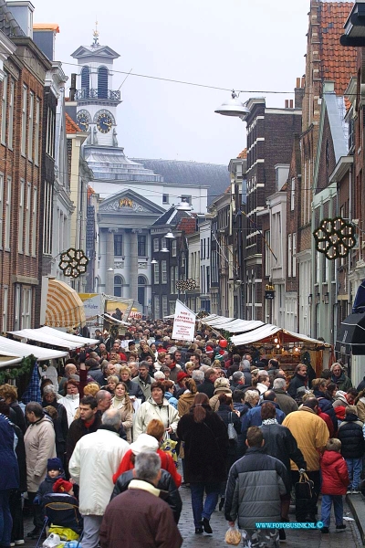 02121401.jpg - FOTOOPDRACHT:De grootste kerstmarkt van Nederland DordrechtDeze digitale foto blijft eigendom van FOTOPERSBURO BUSINK. Wij hanteren de voorwaarden van het N.V.F. en N.V.J. Gebruik van deze foto impliceert dat u bekend bent  en akkoord gaat met deze voorwaarden bij publicatie.EB/ETIENNE BUSINK