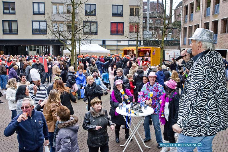 14030109.jpg - FOTOOPDRACHT:Dordrecht:01-03-2014:Slot van de Carnaval optocht in de Waag in Dordrecht, met Diverse zangers en de prijsuitrijkingDeze digitale foto blijft eigendom van FOTOPERSBURO BUSINK. Wij hanteren de voorwaarden van het N.V.F. en N.V.J. Gebruik van deze foto impliceert dat u bekend bent  en akkoord gaat met deze voorwaarden bij publicatie.EB/ETIENNE BUSINK