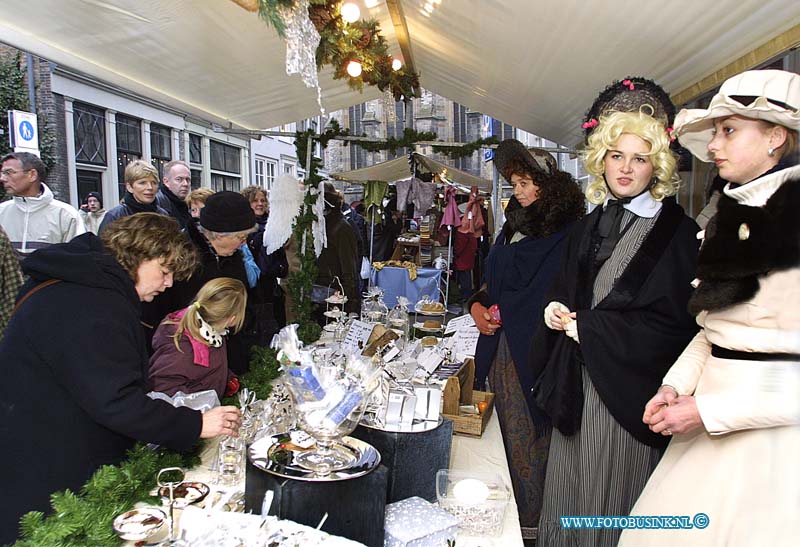 02121408.jpg - FOTOOPDRACHT:Dordrecht:14-12-2002:De grootste kerstmarkt van Nederland DordrechtDeze digitale foto blijft eigendom van FOTOPERSBURO BUSINK. Wij hanteren de voorwaarden van het N.V.F. en N.V.J. Gebruik van deze foto impliceert dat u bekend bent  en akkoord gaat met deze voorwaarden bij publicatie.EB/ETIENNE BUSINK