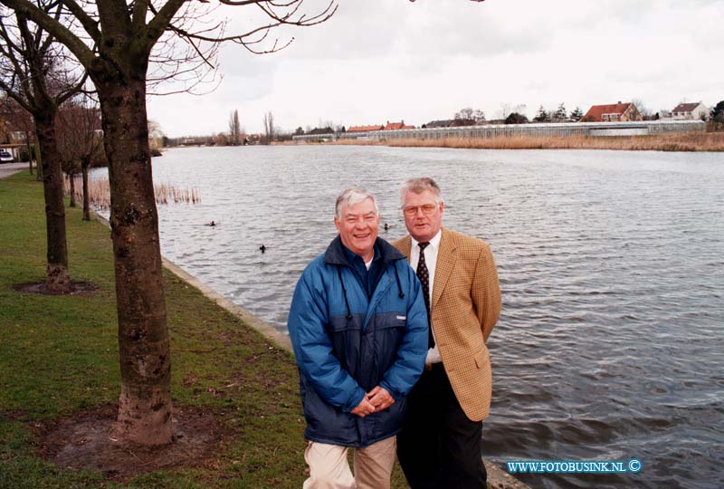 99031906.jpg - DE DORDTENAAR :H.I.AMBACHT:19-03-1999:DHR VOS VAN IDO'S IJSCLUB OORDENWEG 6 BIJ DE WAALDeze digitale foto blijft eigendom van FOTOPERSBURO BUSINK. Wij hanteren de voorwaarden van het N.V.F. en N.V.J. Gebruik van deze foto impliceert dat u bekend bent  en akkoord gaat met deze voorwaarden bij publicatie.EB/ETIENNE BUSINK