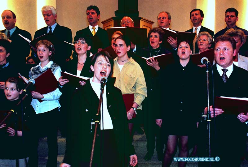 99032060.jpg - DE HIER ZWIJNDRECHT ZWIJNDRECHT:20-03-1999:BETHELKERK AAN DE ROTTERDAMSEWEG 73 OPTREDEN VAN GENERORS FAMIELIEKOOR:Deze digitale foto blijft eigendom van FOTOPERSBURO BUSINK. Wij hanteren de voorwaarden van het N.V.F. en N.V.J. Gebruik van deze foto impliceert dat u bekend bent  en akkoord gaat met deze voorwaarden bij publicatie.EB/ETIENNE BUSINK